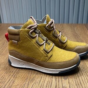 Chaco Women’s New Bronze Boots Size 7